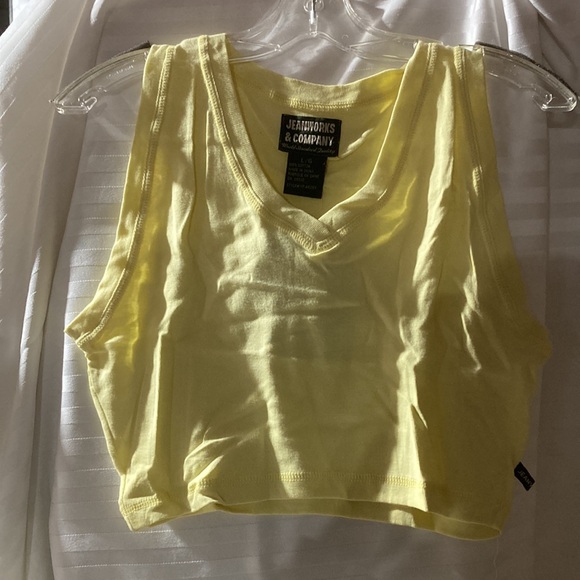 NWT Ladies Yellow Crop Top by Jeanworks and Company - Picture 3 of 6